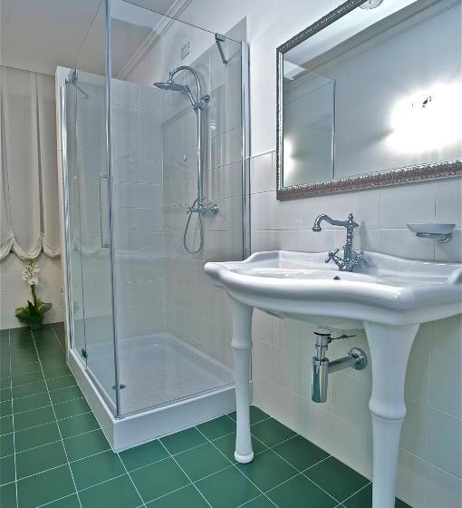 اتاق سوپریور سه تخته, Design Suite Tirano