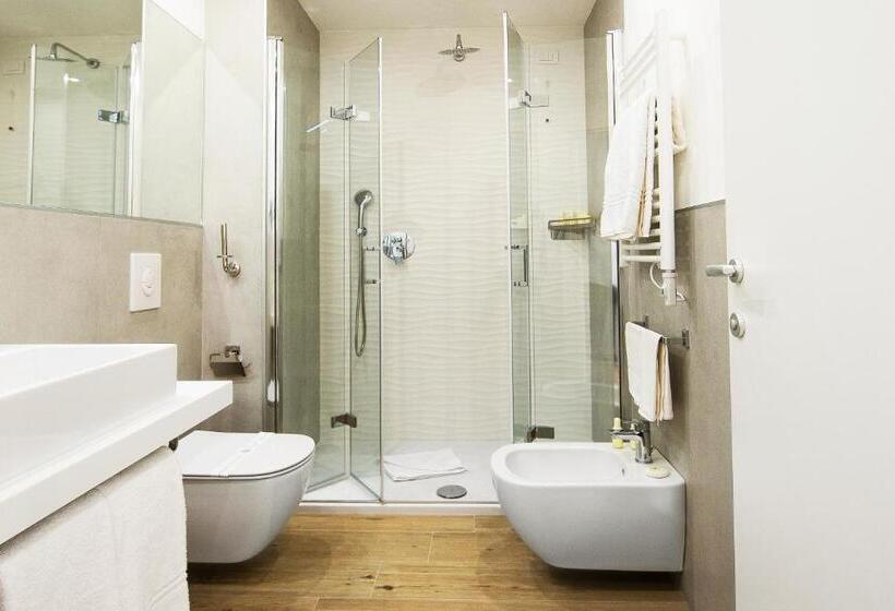Трехместный Номер Стандарт с Балконом, Toscana Charme Resort