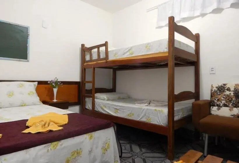 スタンダード４人部屋, Praia Hostel