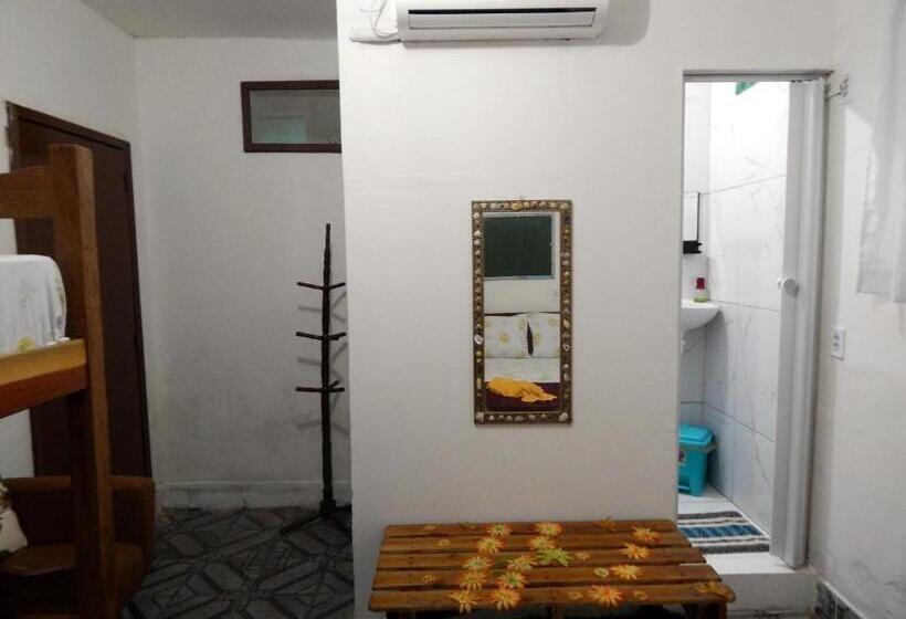 スタンダード４人部屋, Praia Hostel