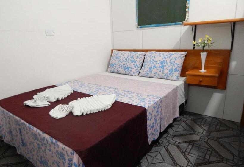 エコノミー４人部屋, Praia Hostel