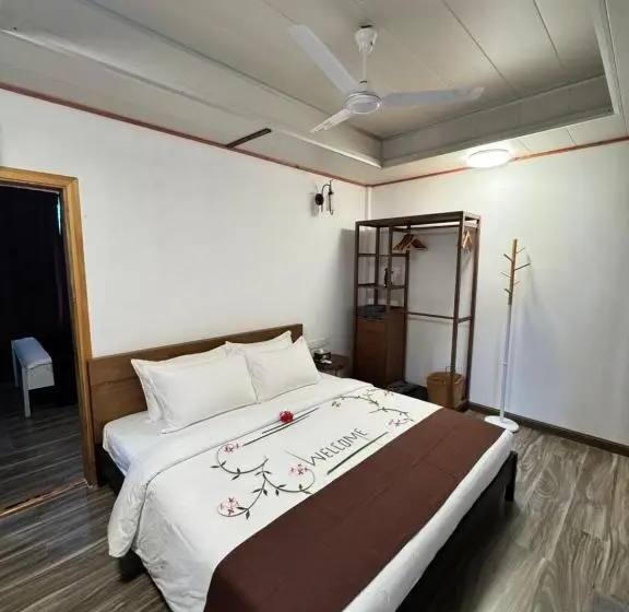 اتاق لوکس با بالکن, Lhohi White Sand