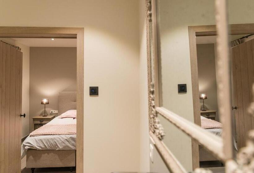 חדר סטנדרט מותאם לאדם עם מוגבלויות, B&b De Windheer