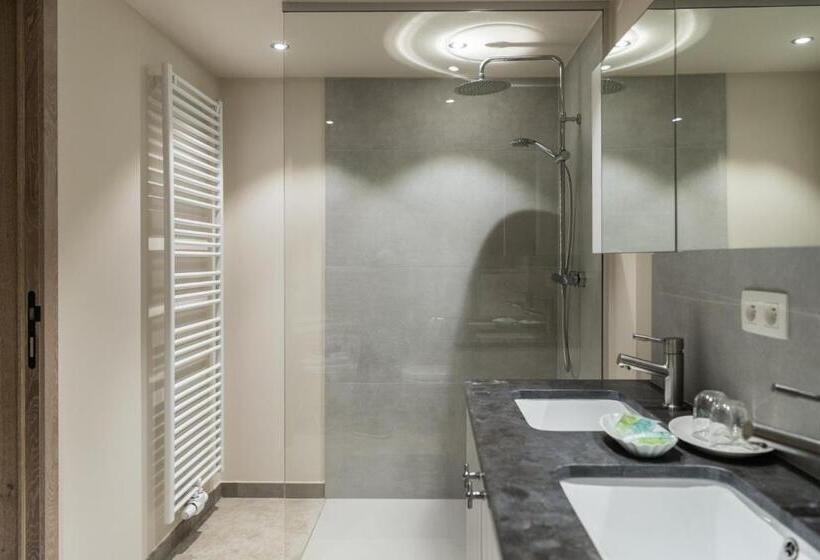 חדר בסיסי לשלושה, B&b De Windheer