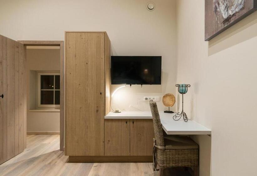 חדר קלאסי לארבעה, B&b De Windheer