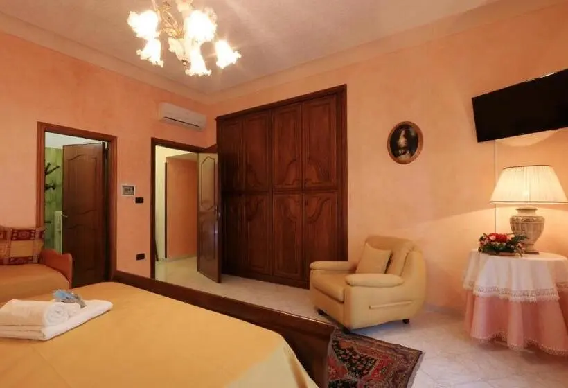 デラックストリプルルーム, B&b La Villa