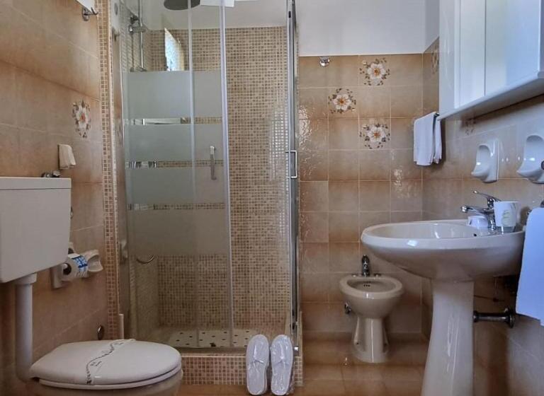 חדר משפחתי דלוקס, B&b La Villa