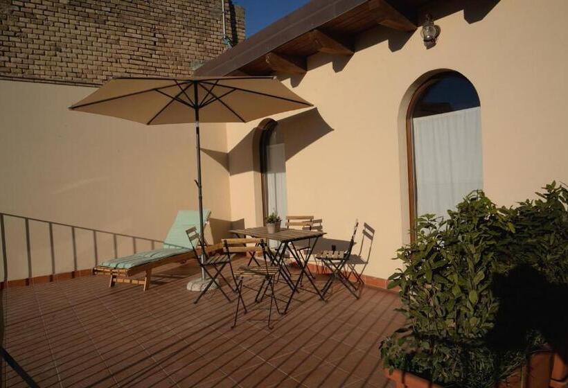 オーシャンビューのデラックストリプルルーム, Torre Della Loggia Dimora Storica Ortona