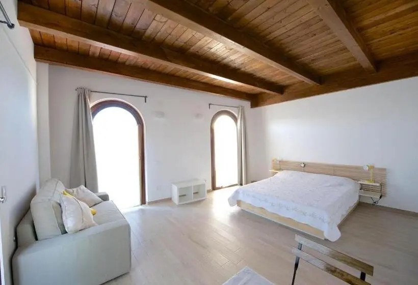Deluxe Kolmen Hengen Huone Merinäkymä, Torre Della Loggia   Dimora Storica   Ortona