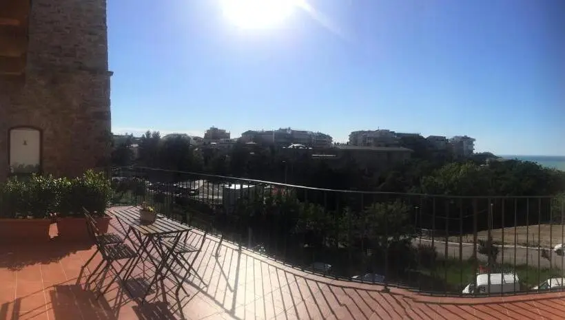 Deluxe Kolmen Hengen Huone Merinäkymä, Torre Della Loggia   Dimora Storica   Ortona