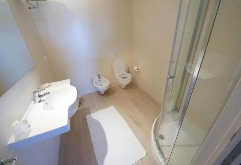 Deluxe Kolmen Hengen Huone, Torre Della Loggia   Dimora Storica   Ortona