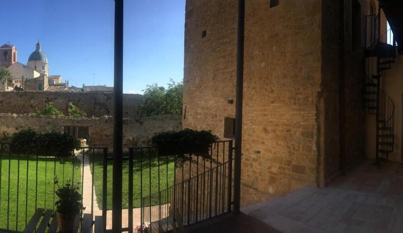 اتاق استاندارد, Torre Della Loggia   Dimora Storica   Ortona
