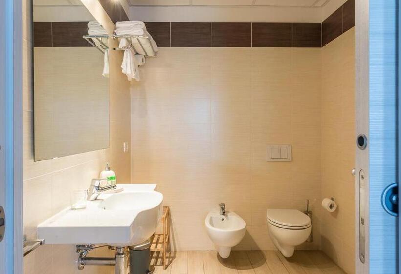 オーシャンビューのデラックストリプルルーム, Torre Della Loggia Dimora Storica Ortona