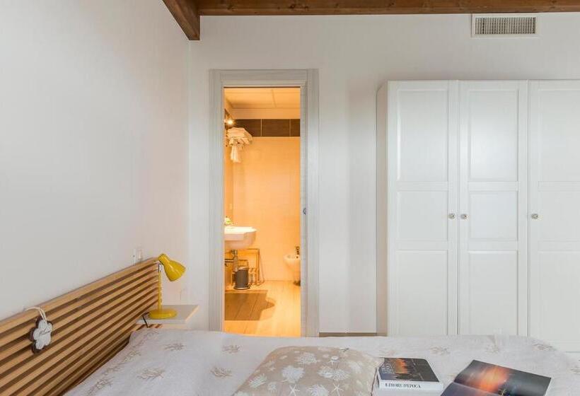 オーシャンビューのデラックストリプルルーム, Torre Della Loggia Dimora Storica Ortona