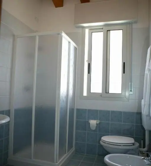 Pokój Czteroosobowy Standard z Balkonem, Ca' D'oro