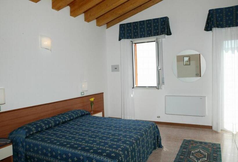 발코니가 있는 4인용 스탠다드 룸, Ca' D'oro