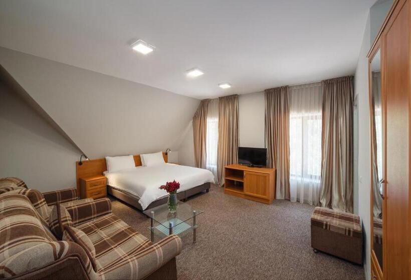 اتاق سوپریور, Dolinnka