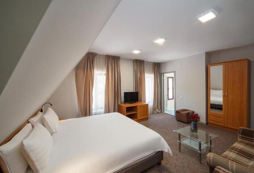 اتاق سوپریور, Dolinnka