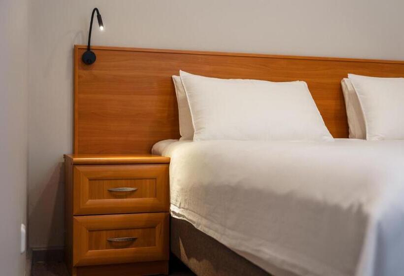 اتاق خانوادگی, Dolinnka