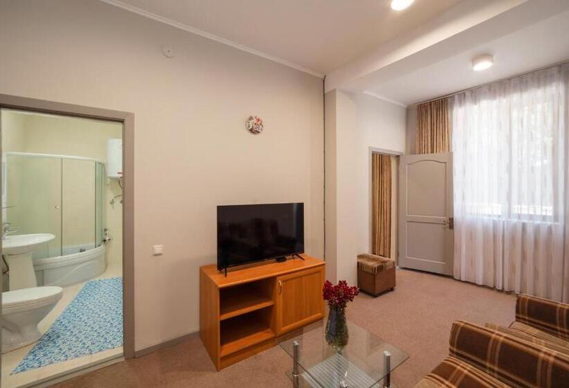 اتاق خانوادگی, Dolinnka