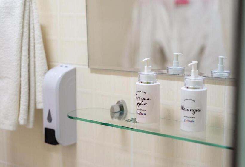 اتاق خانوادگی, Dolinnka