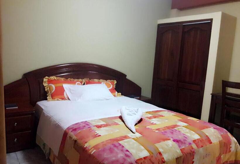 اتاق استاندارد, El León De Oro