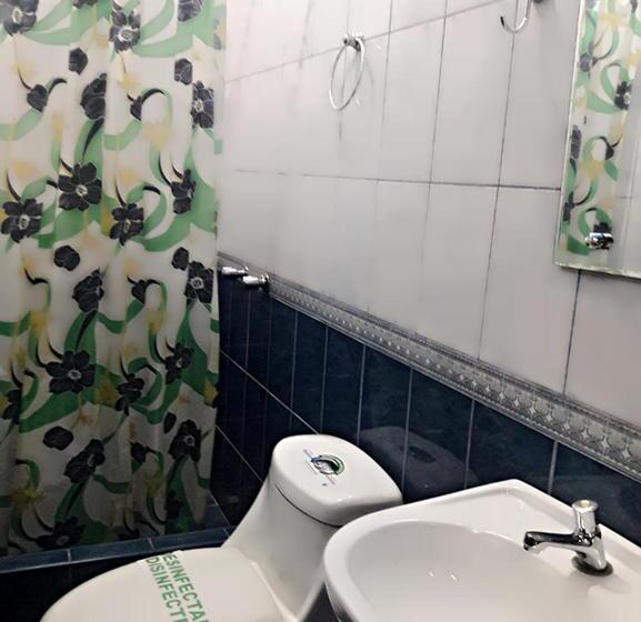 اتاق استاندارد, El León De Oro