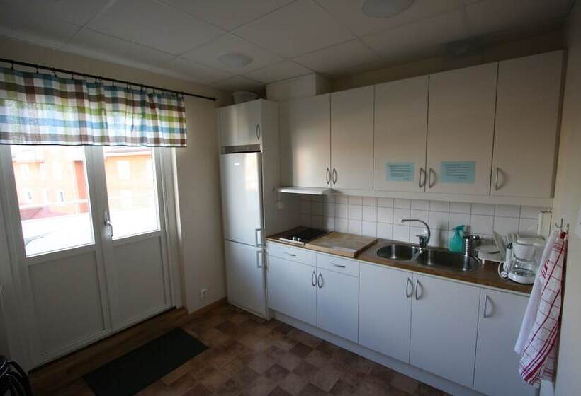 غرفة قياسية فردية, L Linnéa