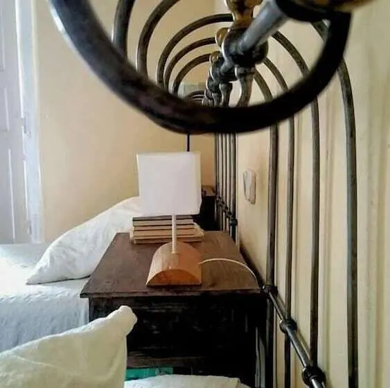 エコノミールーム, La Casona Azul