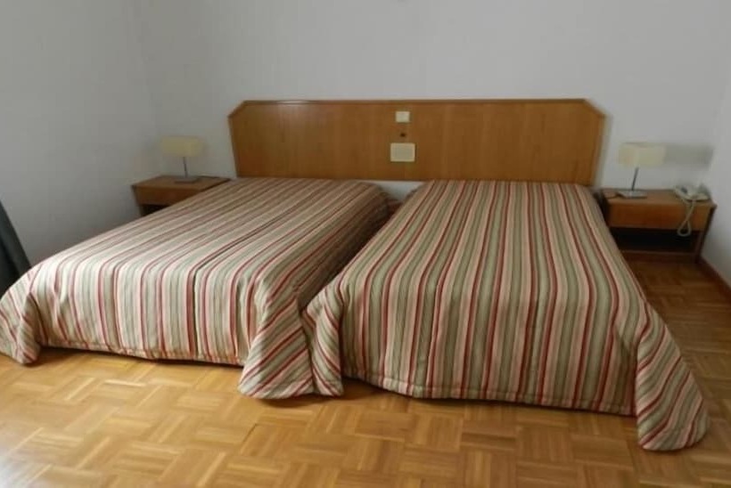 غرفة قياسية, O Encontro