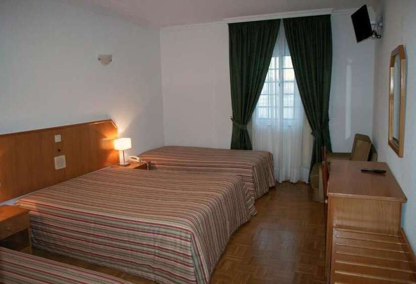 غرفة عائلية, O Encontro