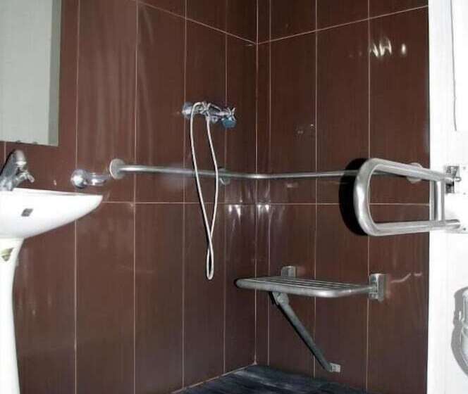 חדר סטנדרט מותאם לאדם עם מוגבלויות, O Encontro