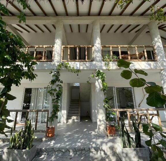 스위트 킹사이즈 침대, Sabai Beach