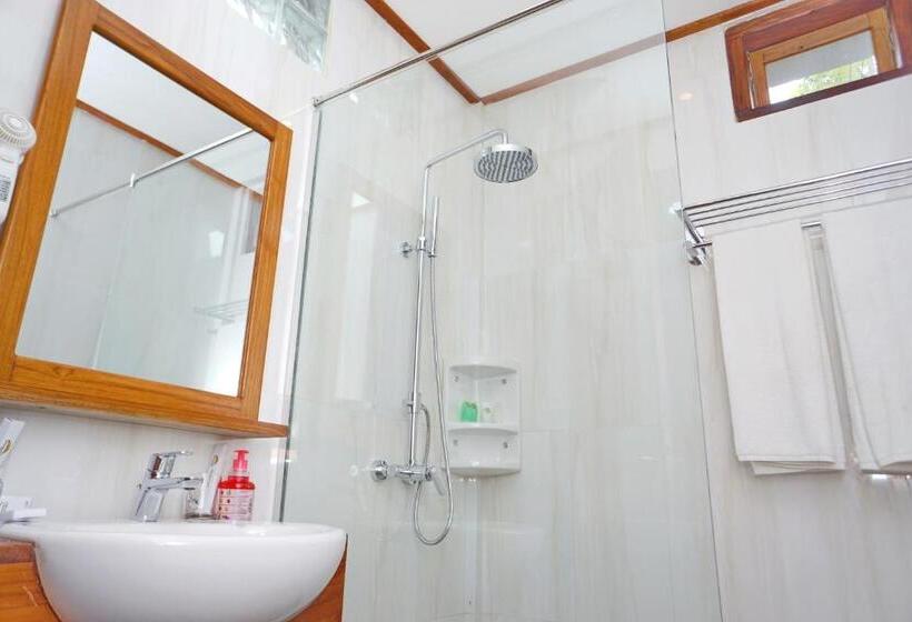 غرفة ديلوكس, Spring Hill Hotel Ruteng