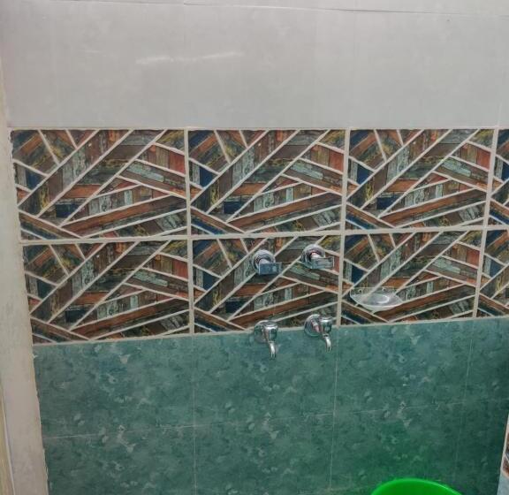 اتاق لوکس با بالکن, Anand Villa One