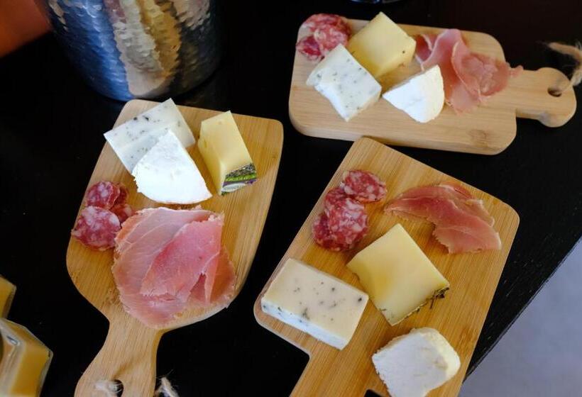 Номер Стандарт Вид на Сад, Maison D'hôtes Cerf'titude