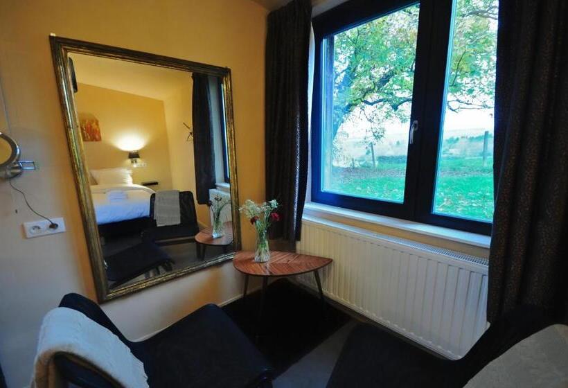 Номер Стандарт Вид на Сад, Maison D'hôtes Cerf'titude