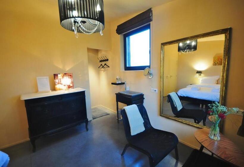 Номер Стандарт Вид на Сад, Maison D'hôtes Cerf'titude