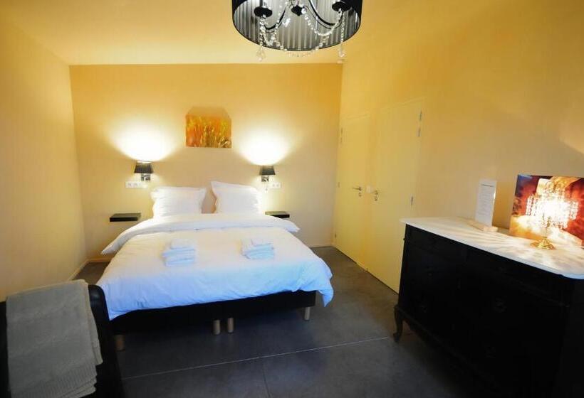 Номер Стандарт Вид на Сад, Maison D'hôtes Cerf'titude