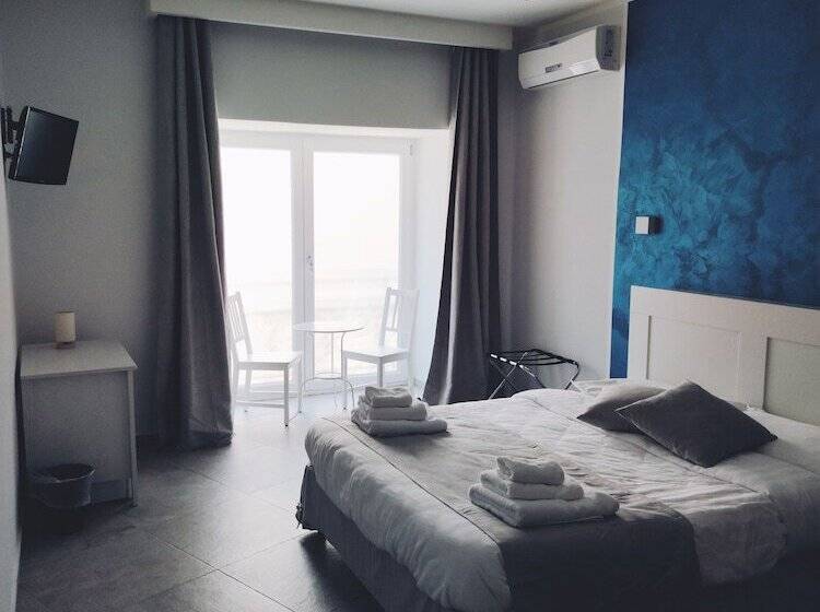 اتاق خانوادگی, B&b I Borbone