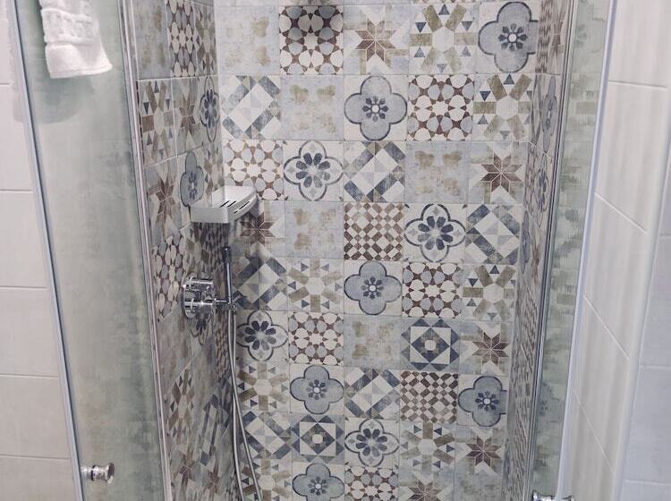 اتاق لوکس, B&b I Borbone