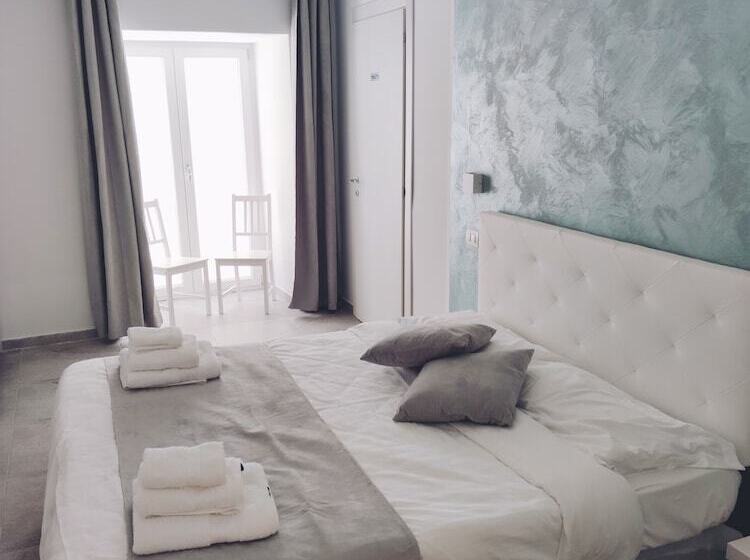 اتاق لوکس, B&b I Borbone