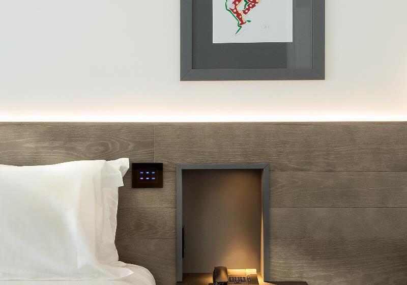 اتاق خانوادگی, B&b I Borbone