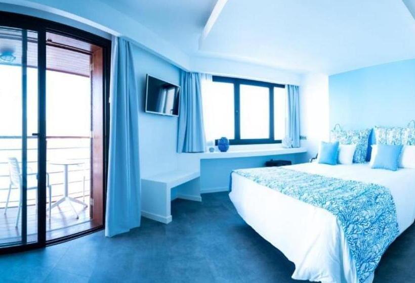 חדר סופריור עם נוף לים ומרפסת, Boutique La Marquesina  Adults Only