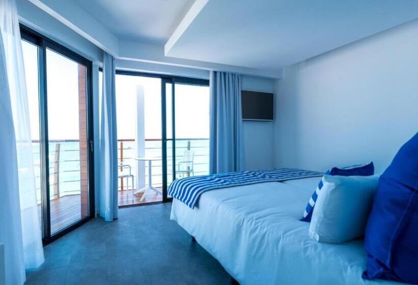 חדר סופריור עם נוף לים ומרפסת, Boutique La Marquesina  Adults Only