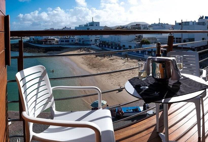 חדר דלוקס עם מרפסת נוף לים, Boutique La Marquesina  Adults Only