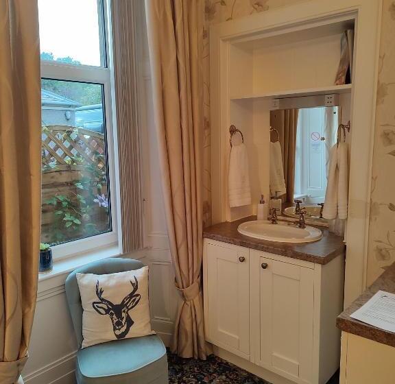 اتاق اکونومی, Dunallan Guest House