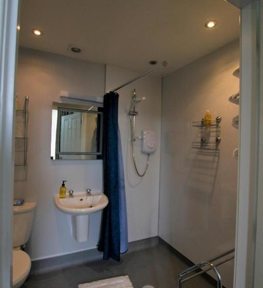 اتاق خانوادگی, Dunallan Guest House