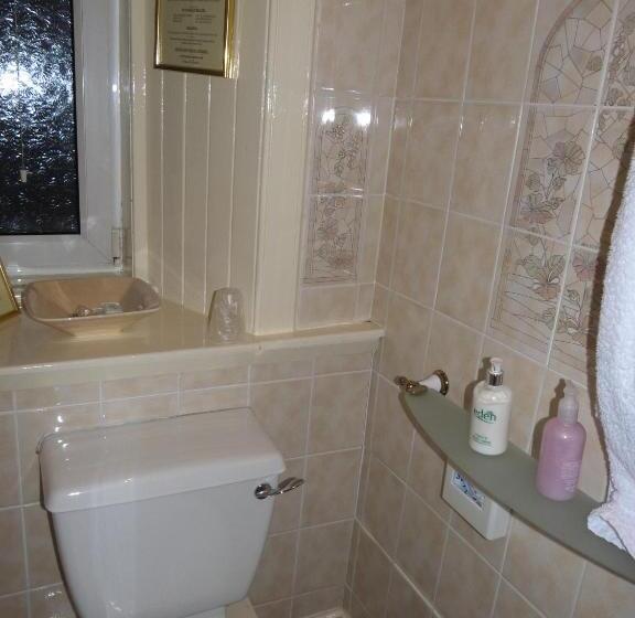 اتاق استاندارد یک نفره, Dunallan Guest House