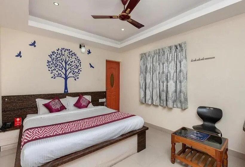 デラックスルーム, Maruthi Residency